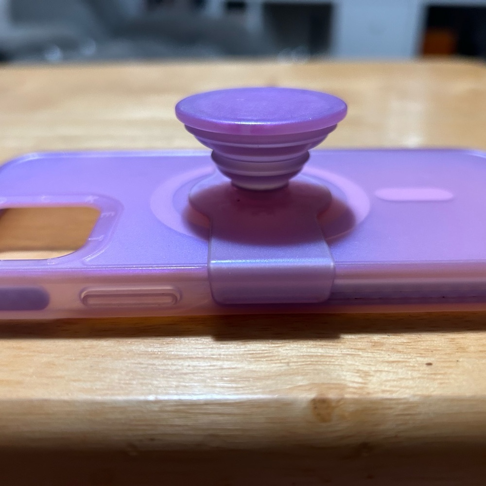 Pop socket - iPhone 12 case - violet